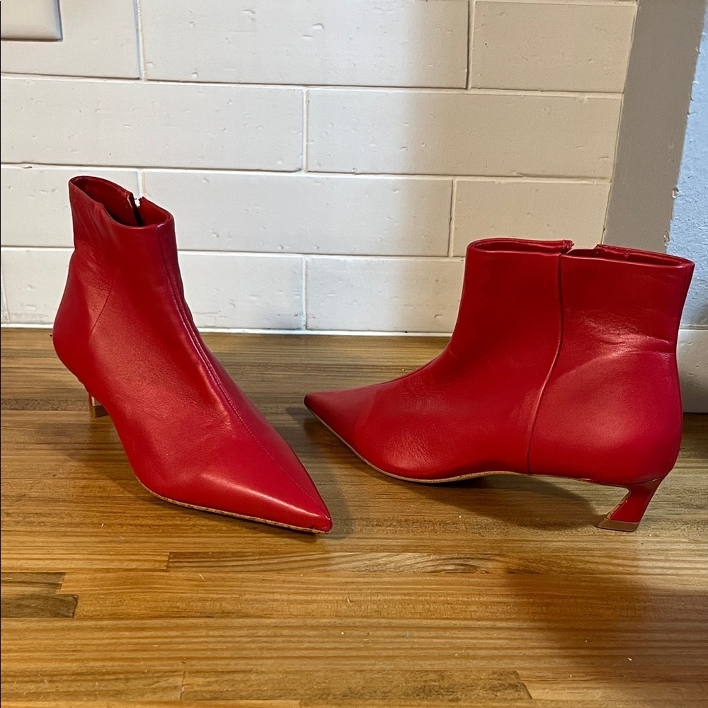 NWOB Gianni Bini Booties Red Leather Georgina Pointed Toe Kitten Heels Size 6 M